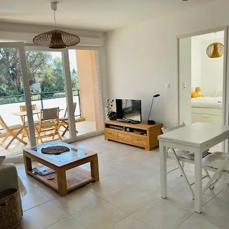 T2 Classe 3 Etoiles Avec Piscine Et Climatisation Les Mimosas Le Lavandou * Bormes-les-Mimosas